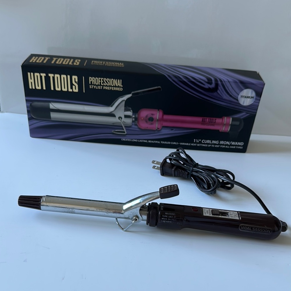 Hot Tools Curling Iron with Black and Silver Finish